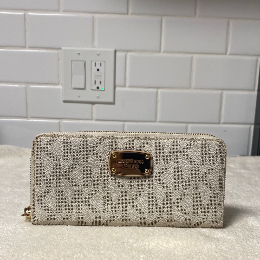 Michael Kors Beige Logo Zip Wallet